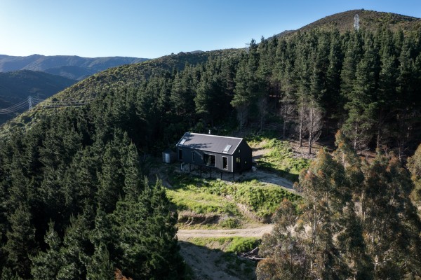 An Off-the-Grid Home Wins APL Sustainability Award