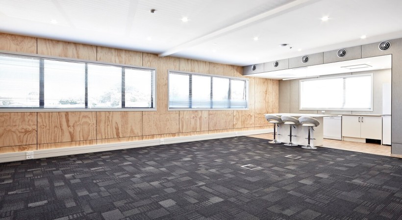 Bates Panels Bring Durability and Quality to an Industrial Fit-out 