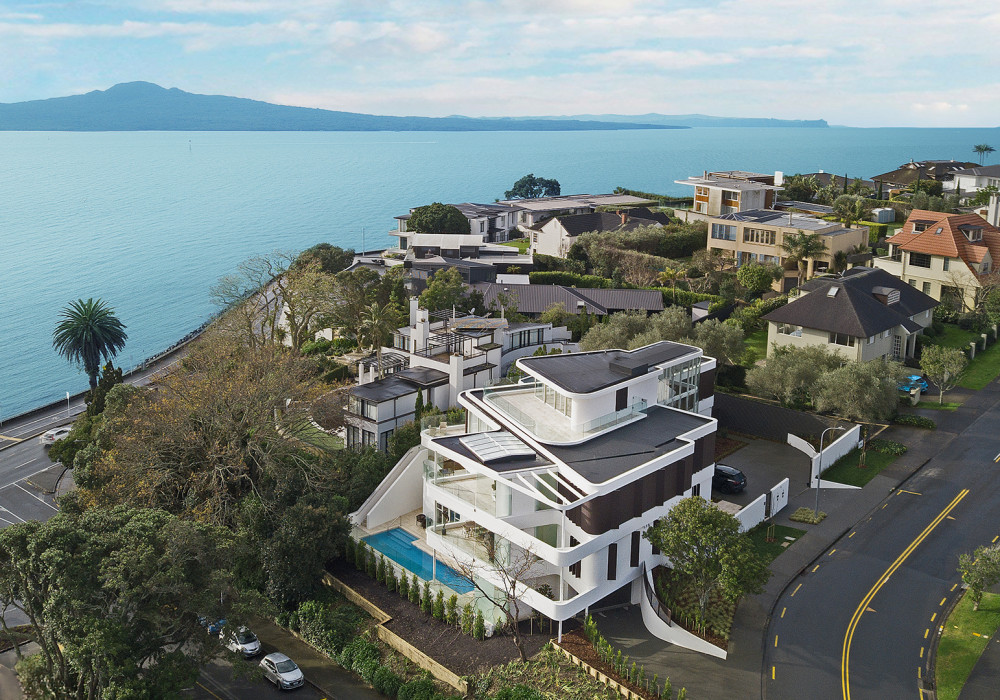Achieving a Curved Glass Façade and Balconies in Mission Bay