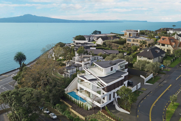 Achieving a Curved Glass Façade and Balconies in Mission Bay
