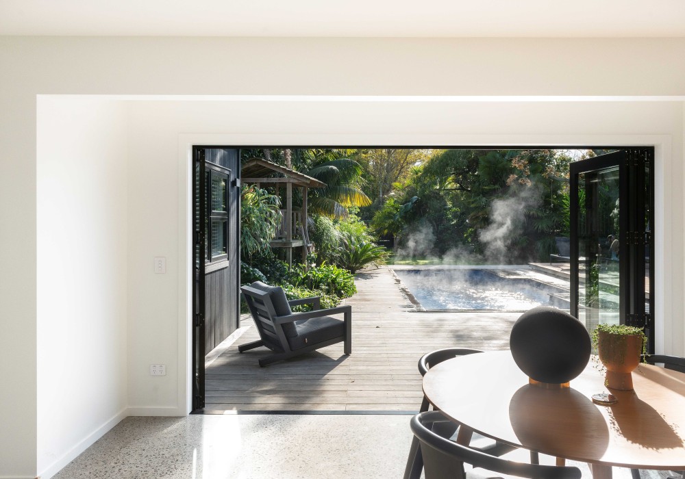 An Outdoor Pool Heated by Ecodan for Year-Round Enjoyment
