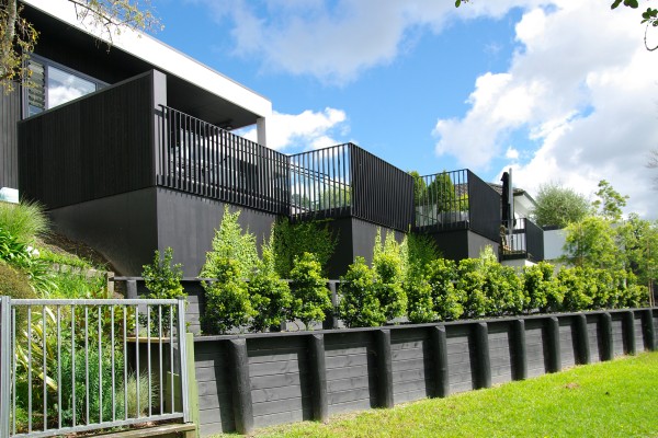 Contemporary Post-Less Balustrades for a Riverside Development