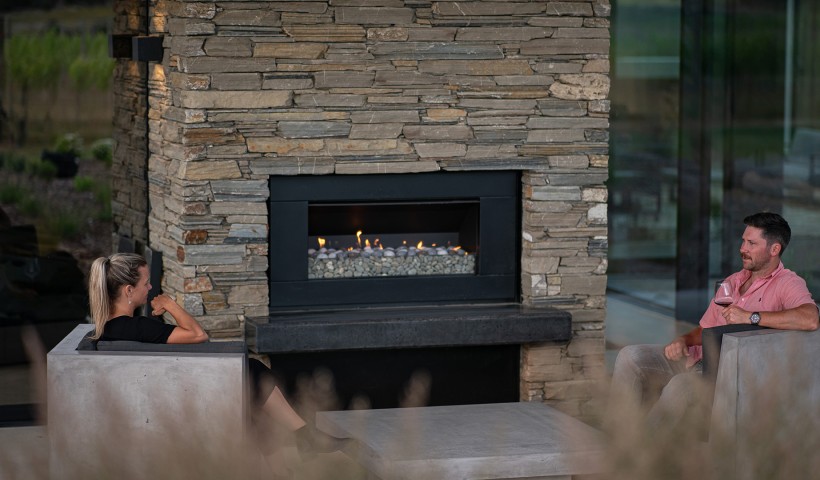 Bendigo Terrace: Central Otago Home Features Two Escea Outdoor Fireplaces