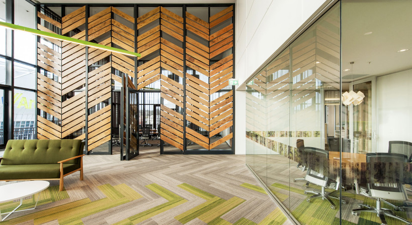 The Eclipse Aluminium Suite Enhances Workplace Design