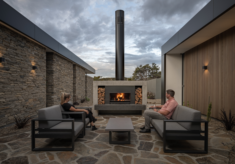 Bendigo Terrace: Central Otago Home Features Two Escea Outdoor Fireplaces