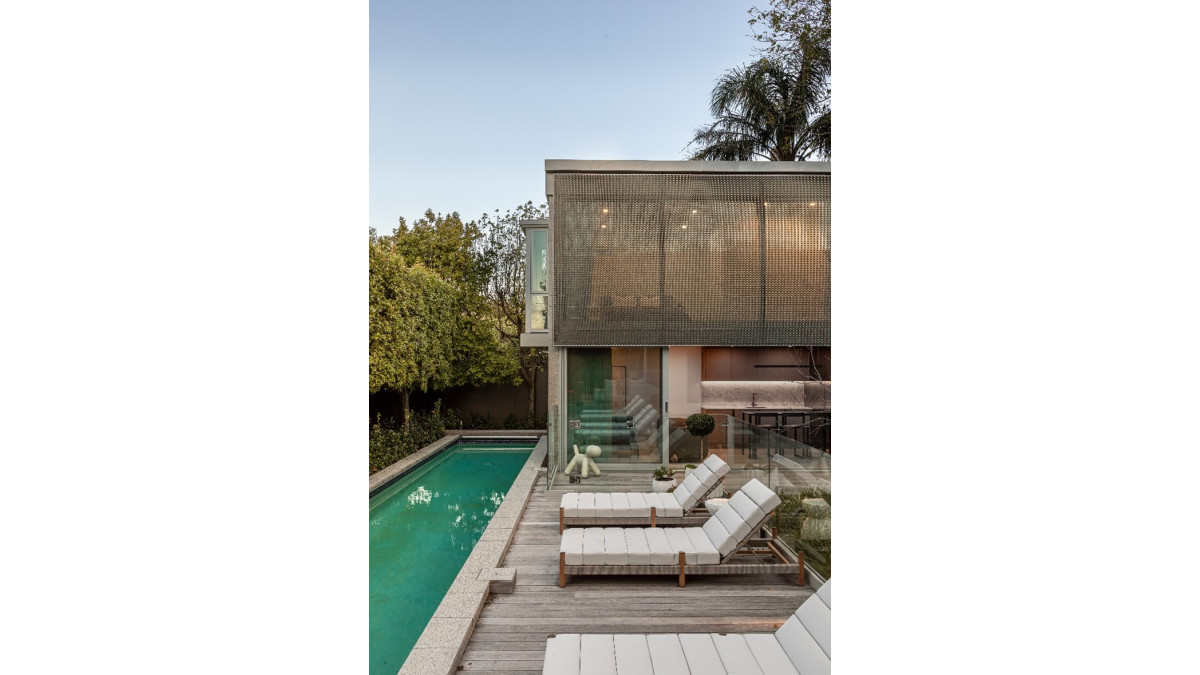 Remuera Pool House<br />
Designed by: Johnston Architects & Bespoke Interior Design<br />
Photographed by: John Williams<br />
