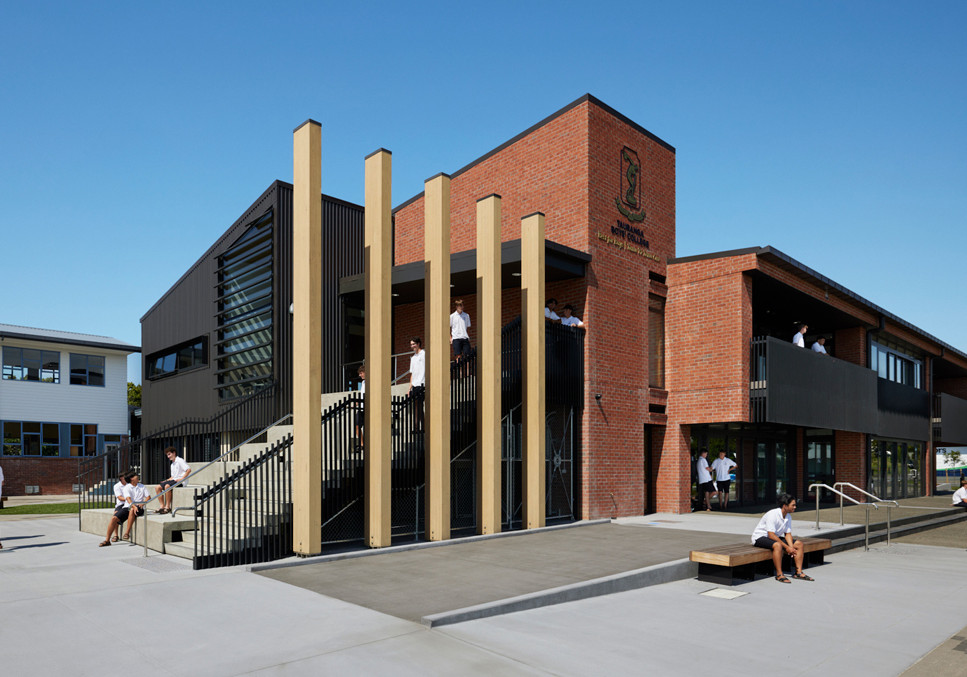 UNEX Balustrade Enhances Outdoor Learning at Tauranga Boys College