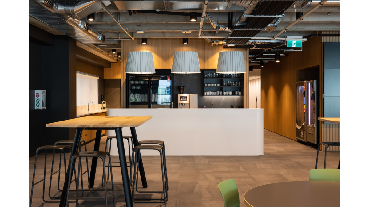 Project: Kiwirail Office<br />
Product: Blue Emotion Porcelain Tile, Refin