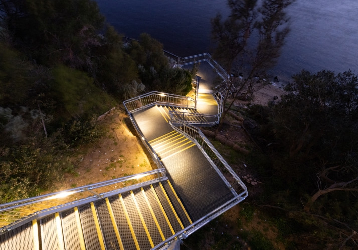Integrating Style and Safety with Handrails and Balustrades