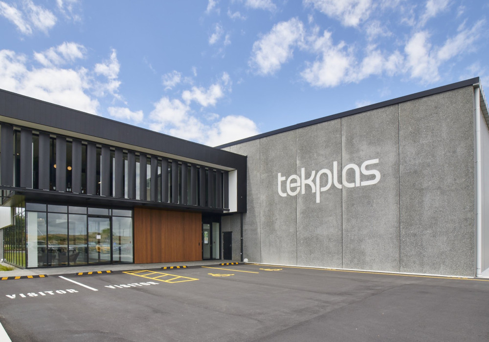 Achieving Distinctive Façades and Enhanced Energy Efficiency with ACMF Louvres and Screens