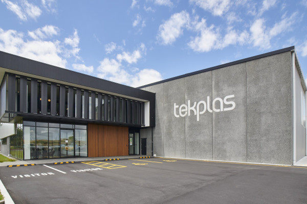 Achieving Distinctive Façades and Enhanced Energy Efficiency with ACMF Louvres and Screens