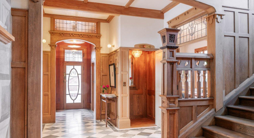 Smooth Enough for a Chandelier and Bud-Vase, Powerglide's Custom Lift Melds History with Modern Technology
