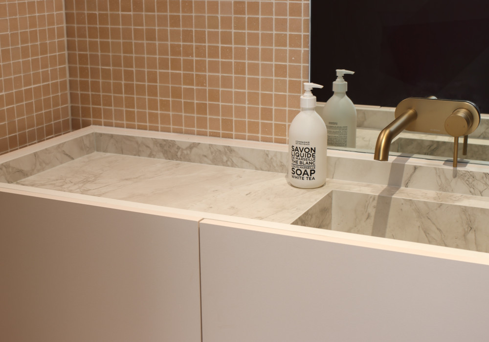 Robust Yet Luxurious Surfaces Specified for a Rural Homestead Bathroom