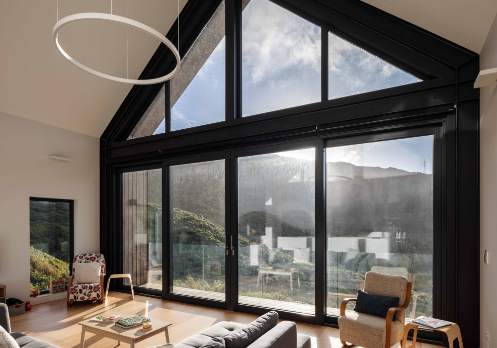 Achieving Internal Airtightness on an Eco-Friendly Home with Extensive Glazing