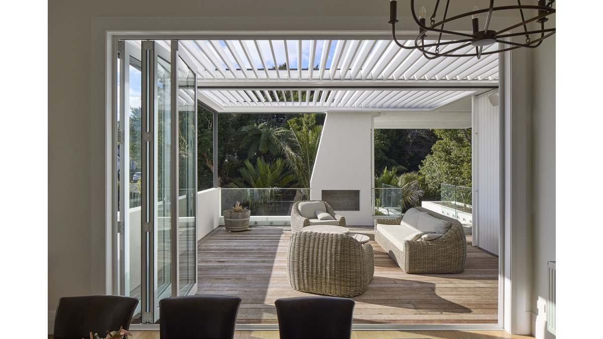 APL Architecural Series bifold doors completely open up the living space.