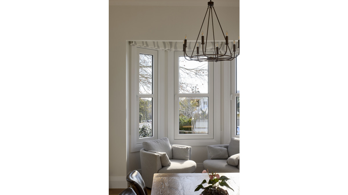 Klima uPVC awning windows enhance the homes warmth and comfort.