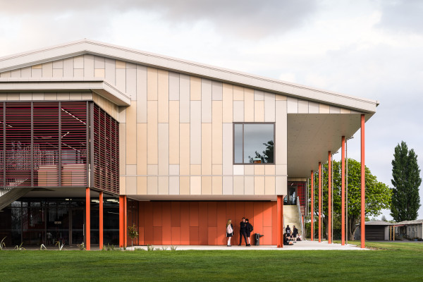 Papanui High School: A Striking Facade with High-Performance Cladding