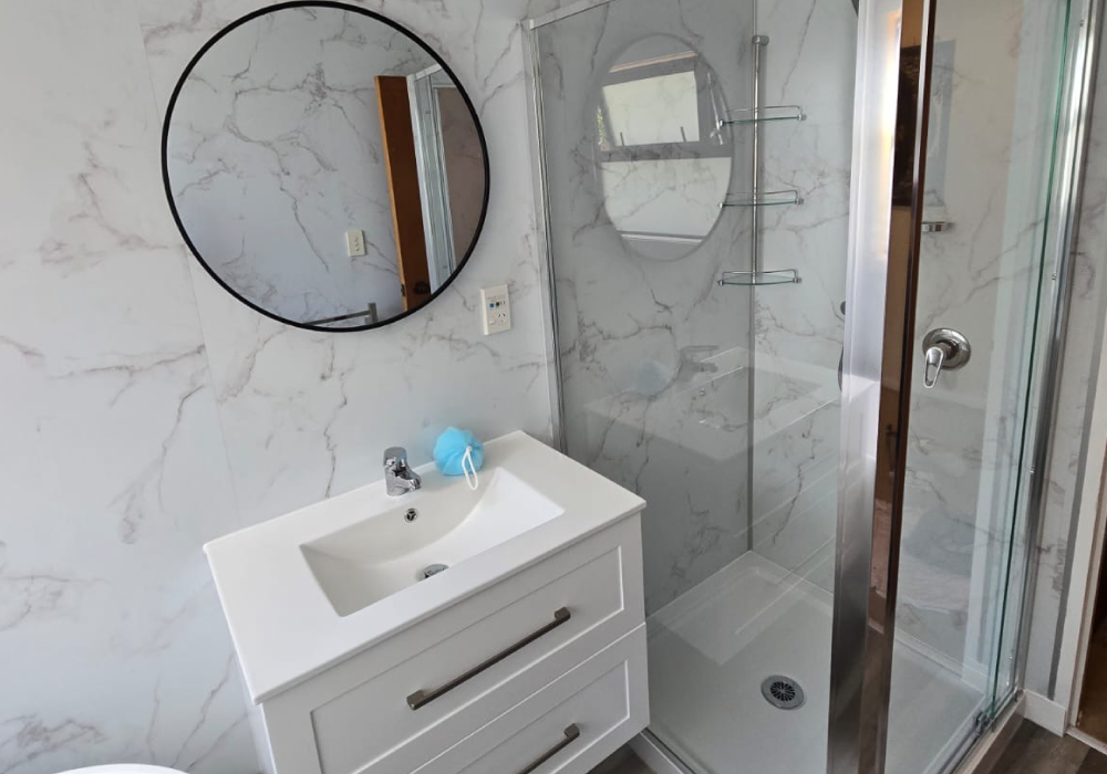 DumaWall Wet Wall Linings: Easy on the Eyes, Even Easier to Install