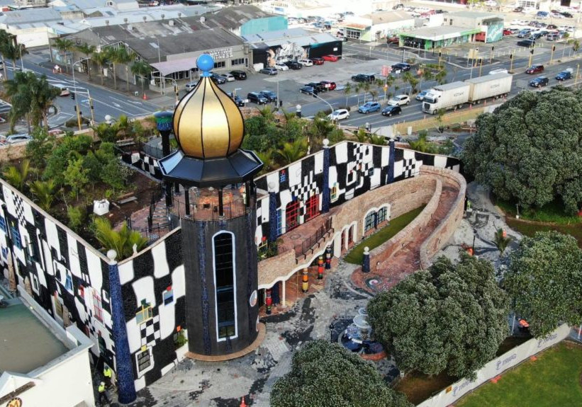 Eye-Catching Green Roof Balances Sustainability and Functionality at the Hundertwasser Art Centre