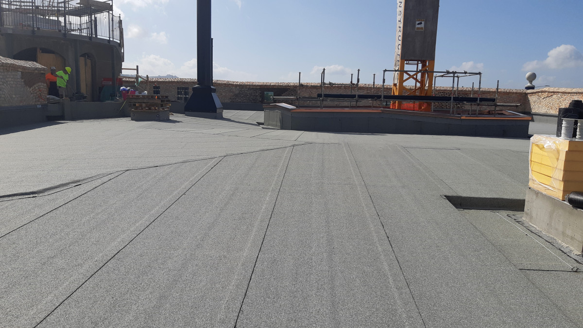 Completed Duotherm Landscape System main roof.