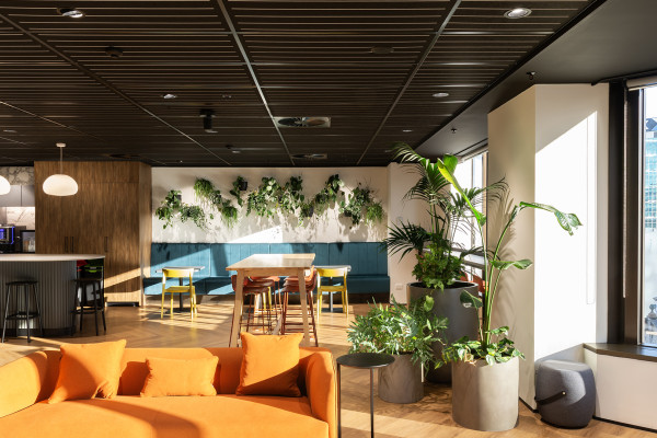Asona Triton 25 Provides a Dramatic Ceiling Design at Stride Property Offices