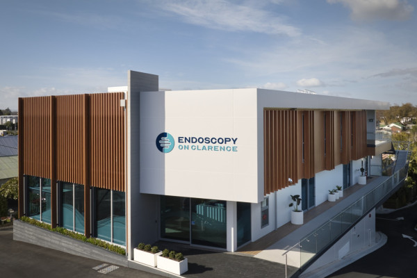 Low Maintenance Timber Look Facade Ensures a Warm, Welcoming Atmosphere for a New Clinic