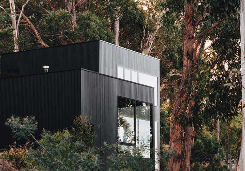 Dramatic Black Stained Timber Leaves a Lasting Impression at a Luxury Getaway