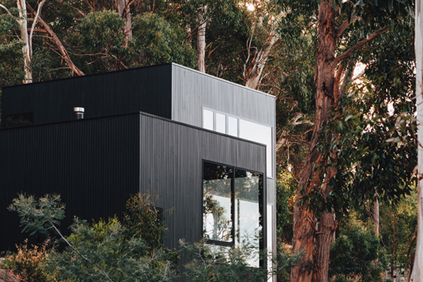 Dramatic Black Stained Timber Leaves a Lasting Impression at a Luxury Getaway