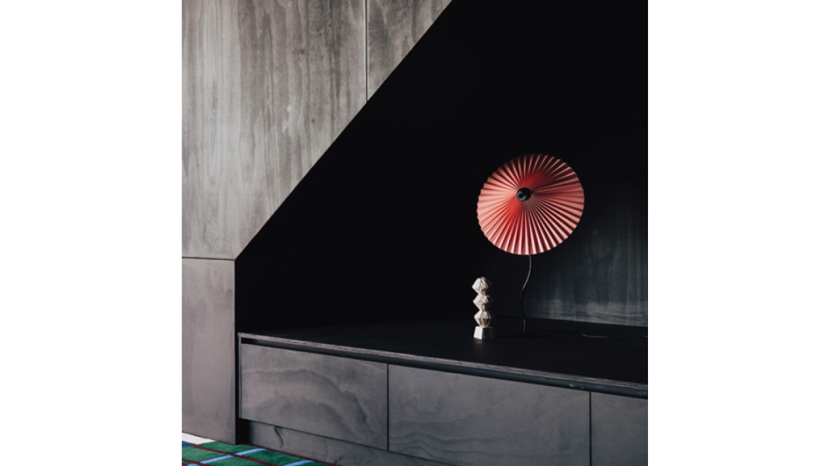 Moody & Dramatic<br />
"We wanted a moody and dramatic interior, which we were able to execute through Sarah Trotter of Hearth Studio's idea to do plywood panelling with a black stain" says Lauren.<br />
Photograph: Emily Weaving
