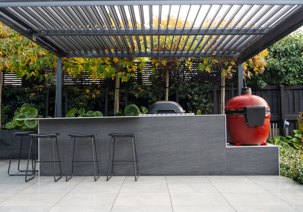An Outdoor Kitchen That Blends Elegance with Endurance Featuring Hettich Hardware