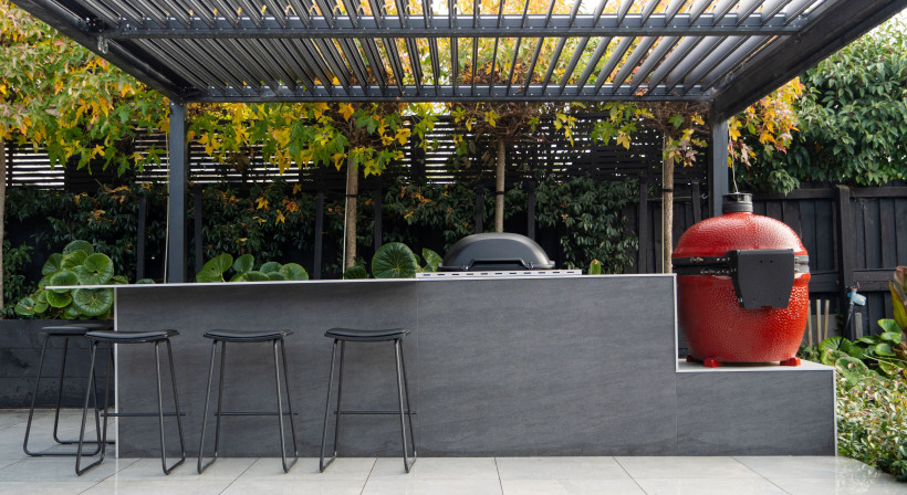 An Outdoor Kitchen That Blends Elegance with Endurance Featuring Hettich Hardware