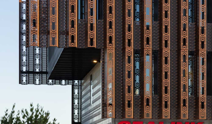 A Crafted Aluminium Facade for Sealink Wynyard Terminal