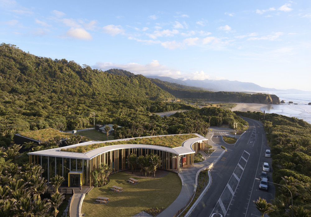 Greening Our Cities: How Green Roofs Support Low-Carbon Design