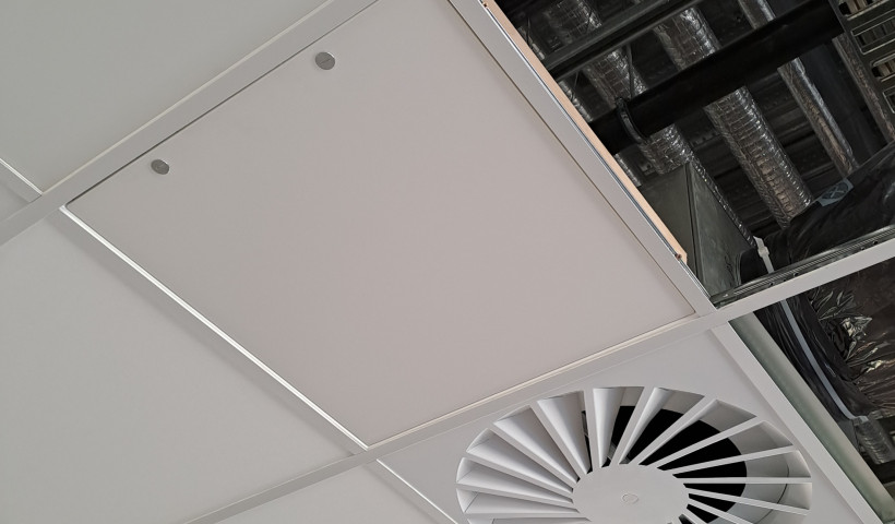 Airtight and Antimicrobial Access Hatches Maintain Hygiene Across Healthcare and Research Facilities
