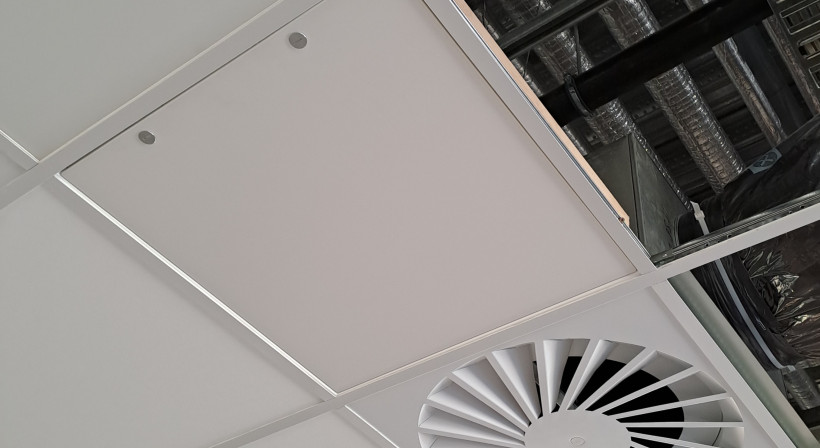 Airtight and Antimicrobial Access Hatches Maintain Hygiene Across Healthcare and Research Facilities
