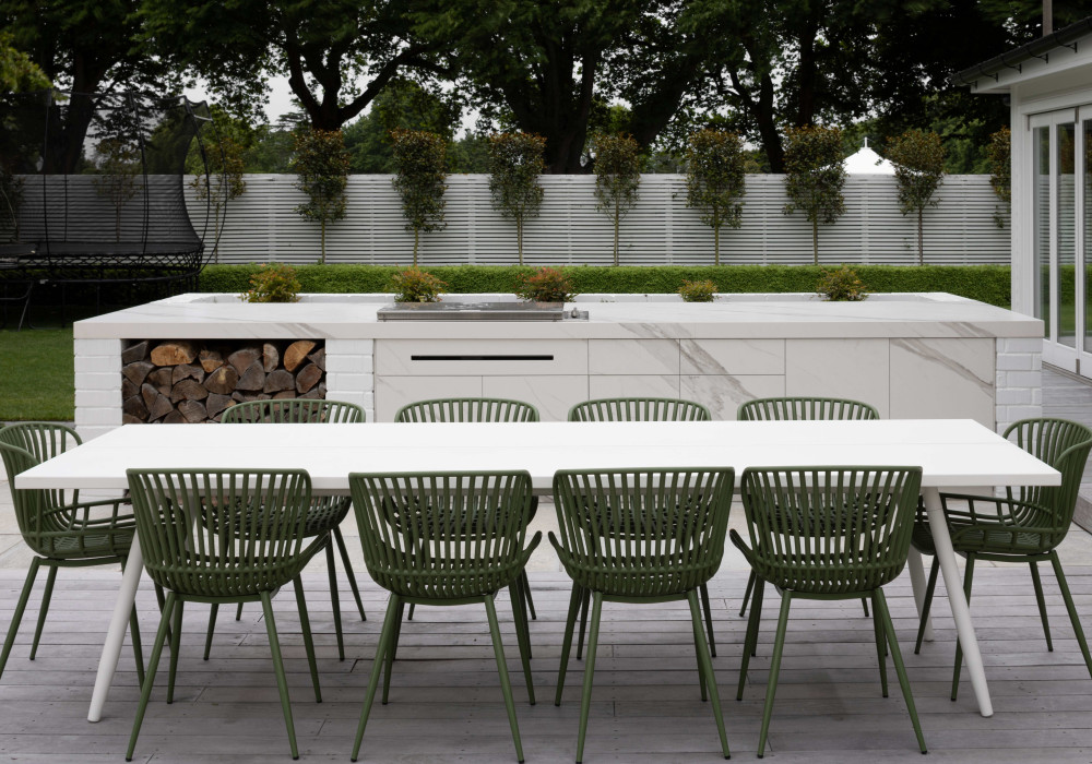 Robust Yet Refined Benchtop and Cabinetry Surfaces for an Elegant Outdoor Kitchen