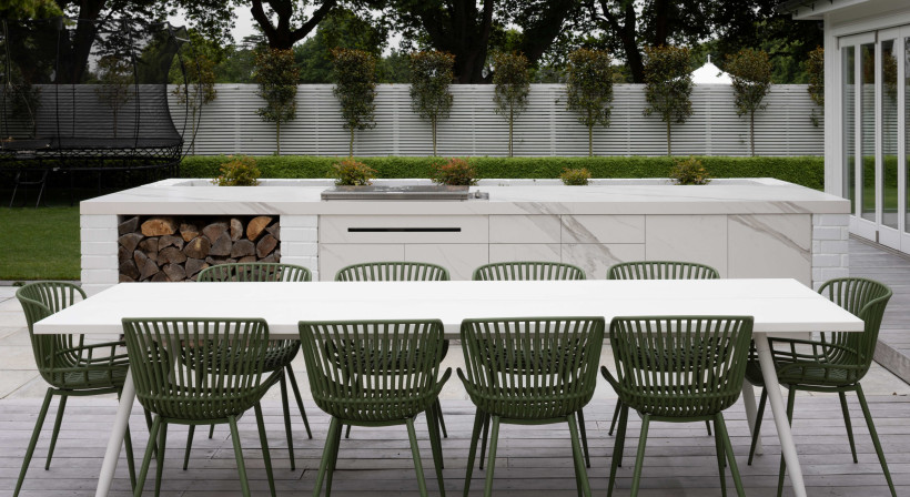 Robust Yet Refined Benchtop and Cabinetry Surfaces for an Elegant Outdoor Kitchen