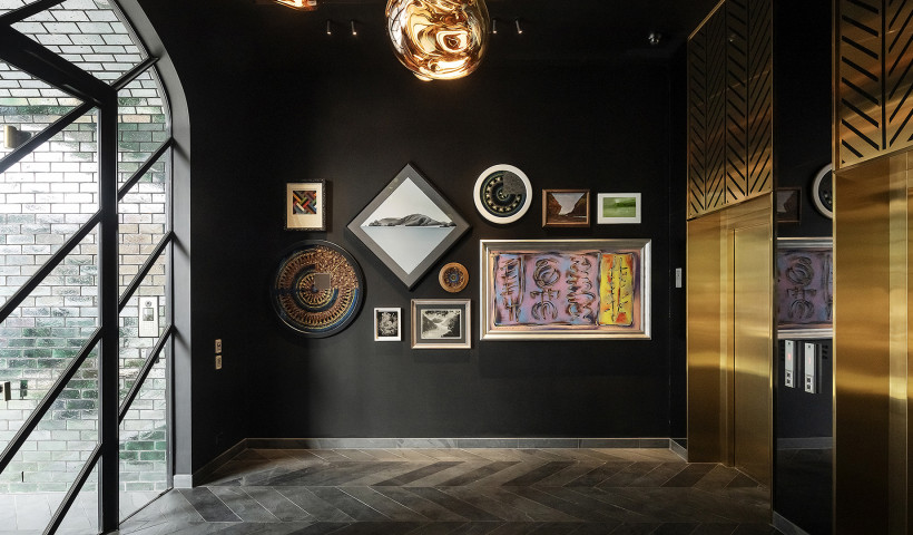 Cohesive Flooring Design for The Greenhouse: From Striking Chevron to a Bespoke Broadloom Rug