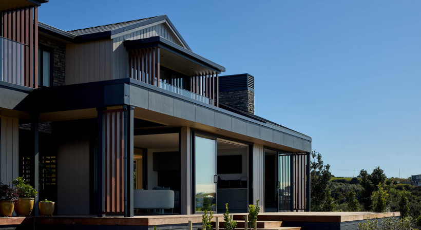 Thoughtfully Framing Auckland's Coastline Views 