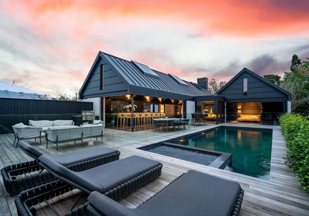 Seamless Design Flow: Extending Living Spaces Outdoors with Timber