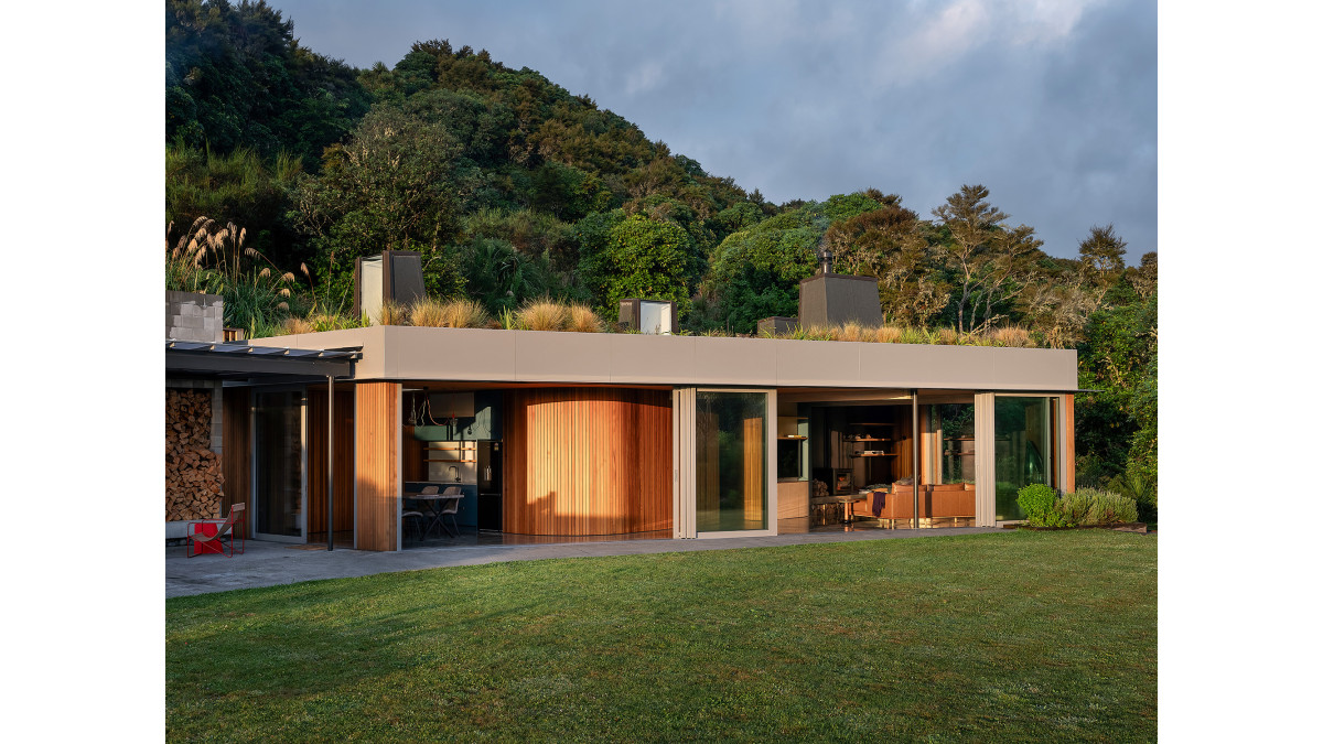 APL Architectural sliding doors open up the living space.