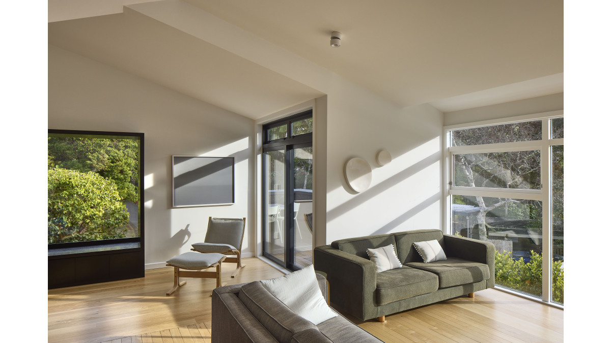 Contrasting joinery colours were chosen for the interior.