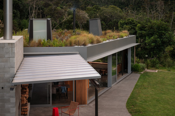 Lake Taupō Retreat Integrates Lightweight Green Roof with Warm Roof System
