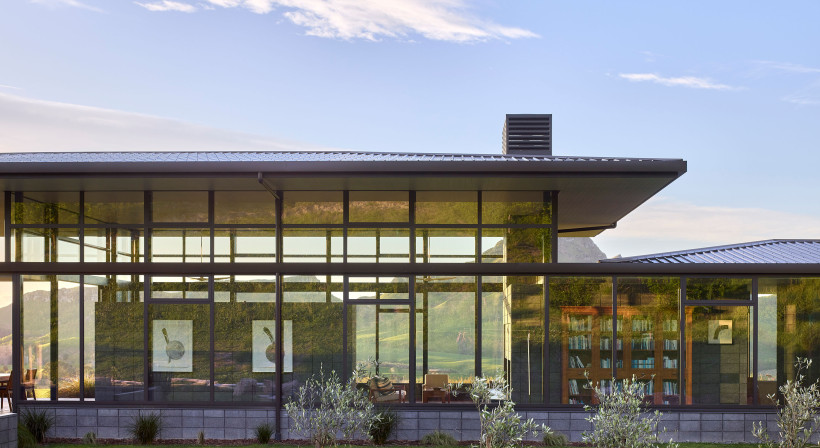 Balancing Shelter, Privacy and an Extraordinary Northern Outlook