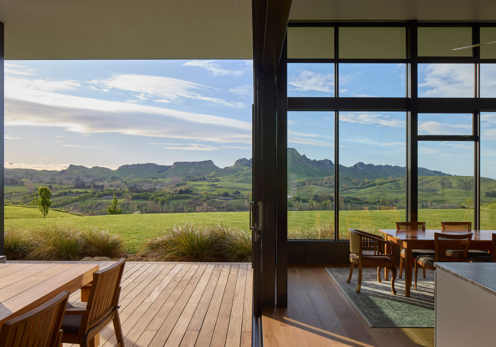 Framing Te Mata Peak: Glass, Light and Landscape in the Tukituki Valley