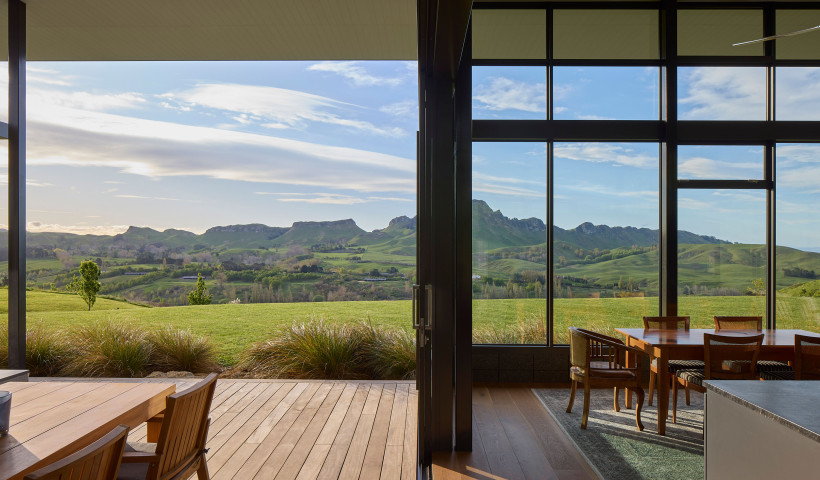 Framing Te Mata Peak: Glass, Light and Landscape in the Tukituki Valley