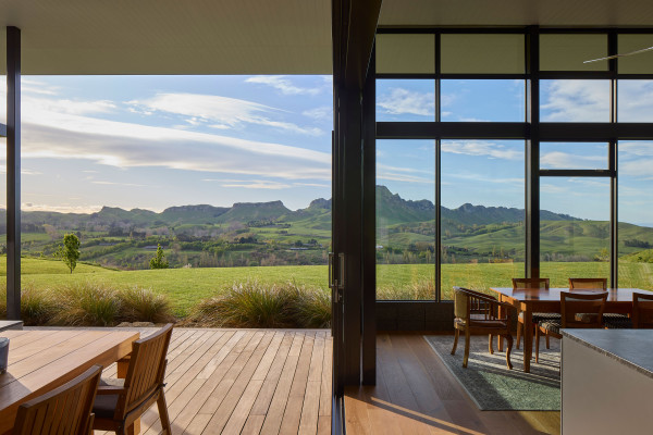 Framing Te Mata Peak: Glass, Light and Landscape in the Tukituki Valley