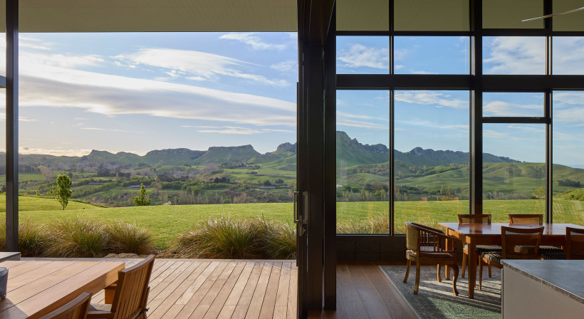 Framing Te Mata Peak: Glass, Light and Landscape in the Tukituki Valley