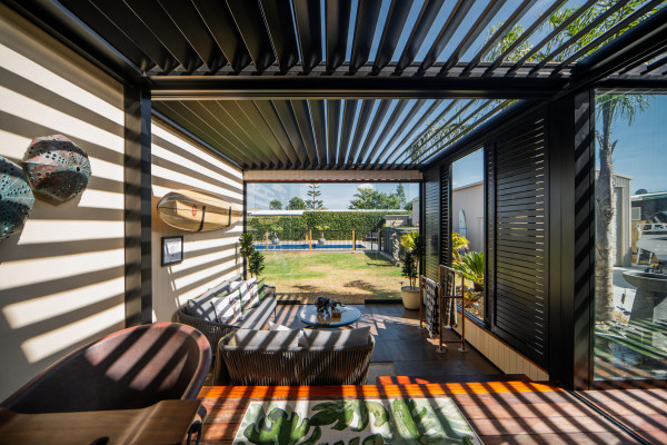 SunPivot: A Pivoting Louvre Roof System Supporting Flexible Architectural Design 