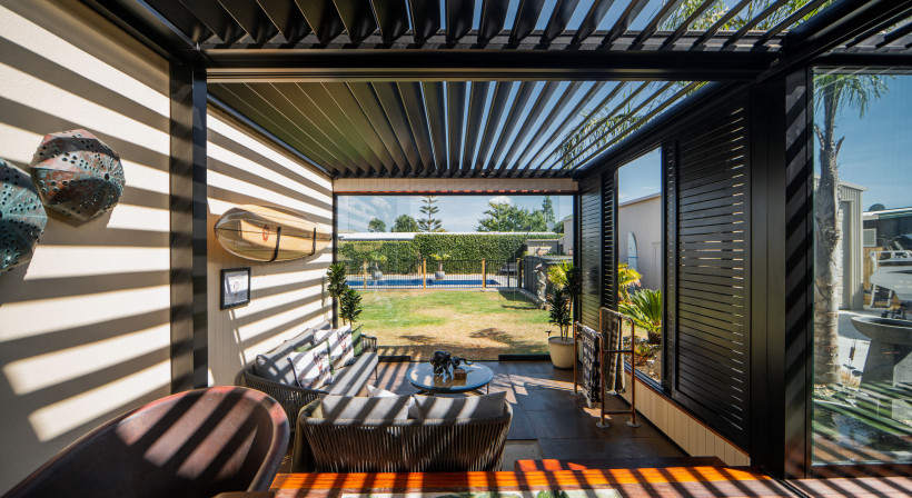 SunPivot: A Pivoting Louvre Roof System Supporting Flexible Architectural Design 